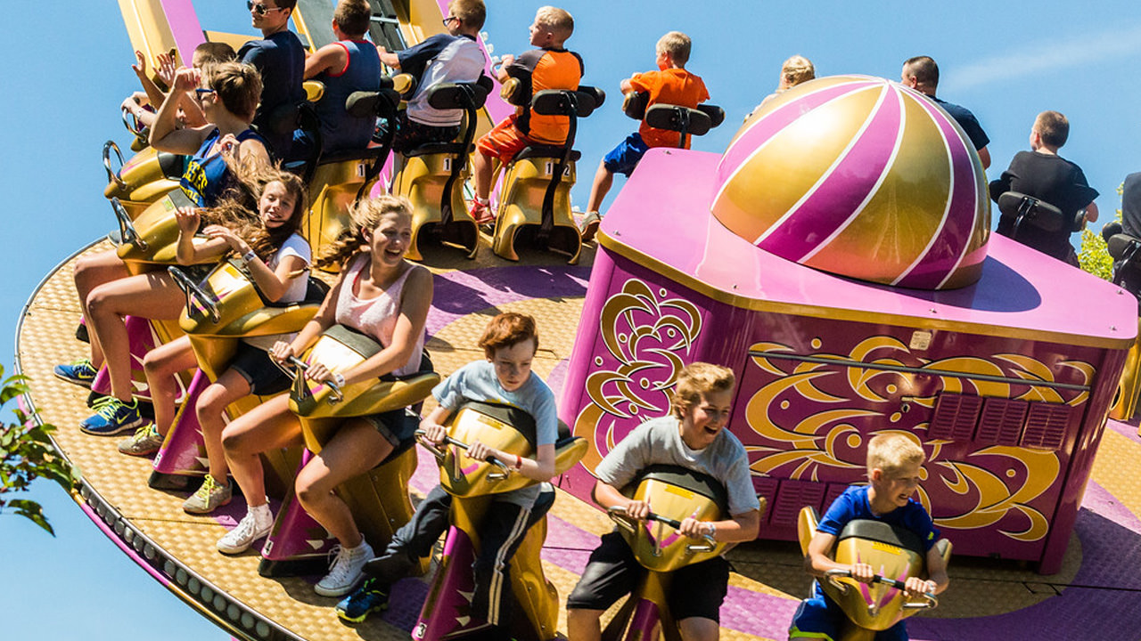 Guests riding the Mega Vortex during the day