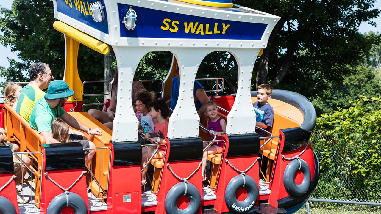 Guests riding the SS Wally