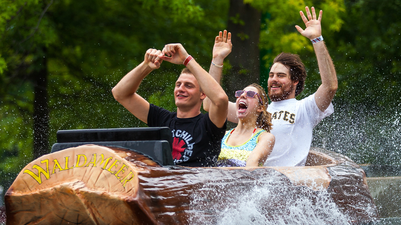 Guests riding Thunder River during the day