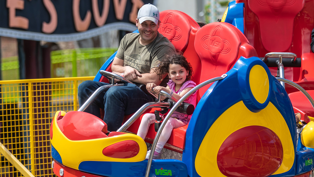 Guests riding the Whirlwind during the day